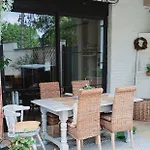 La Maison De Mona Bed & Breakfast 3*