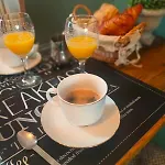 La Maison De Mona Bed & Breakfast