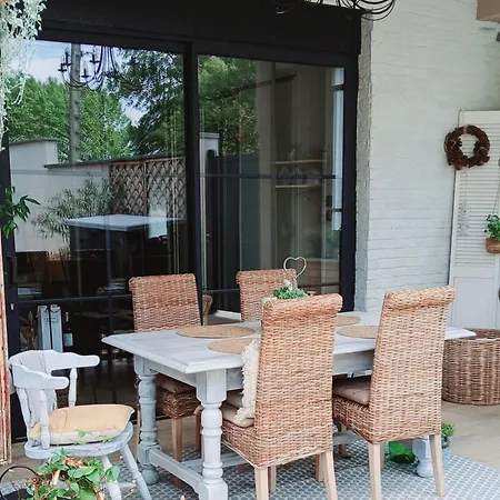 La Maison De Mona Nocleg ze śniadaniem 3*