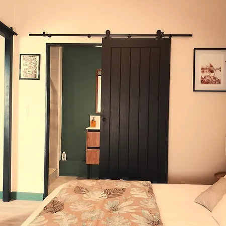 La Maison De Mona לינה וארוחת בוקר 3*