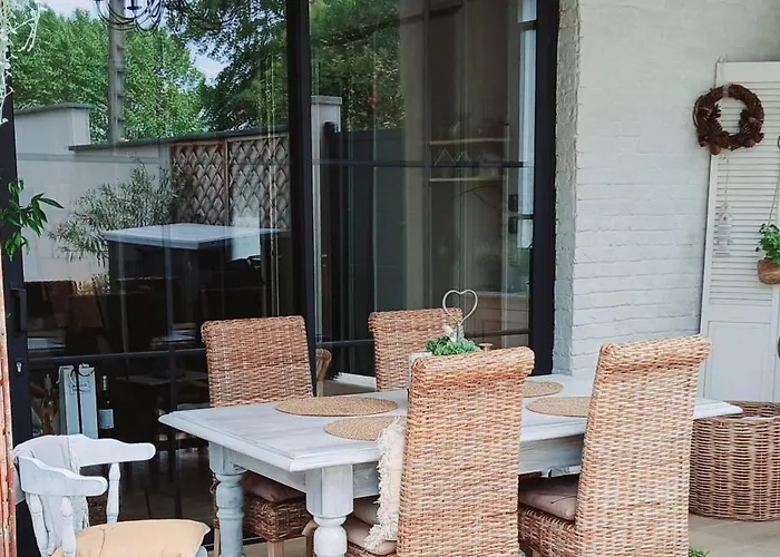 La Maison De Mona Oda ve Kahvaltı 3*